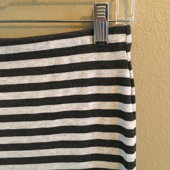 ❤️LAST DAY! Donating!❤️FOREVER 21 grey skirt - Picture 3 of 5